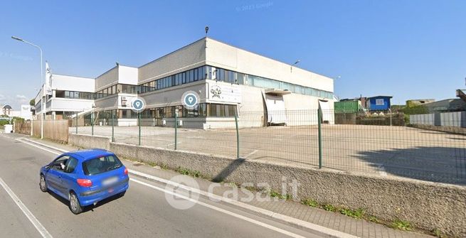 Capannone in commerciale in Via Naro 71
