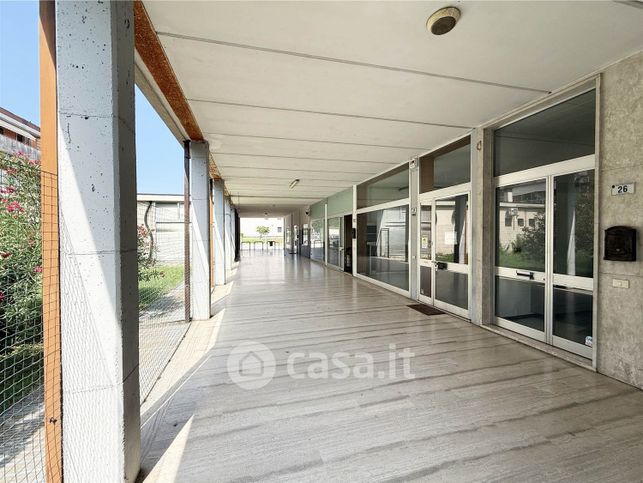 Capannone in commerciale in Via San Giuseppe 2 -34
