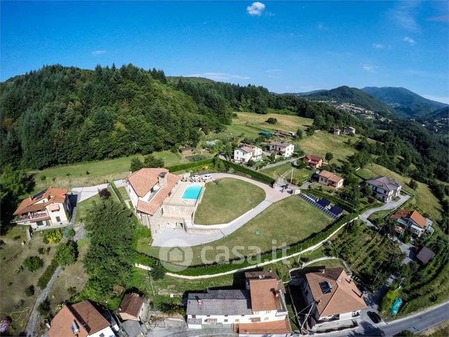 Villa in residenziale in Strada Provinciale
