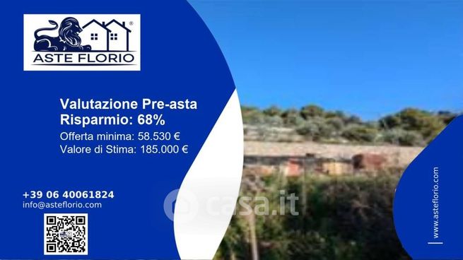 Terreno agricolo in commerciale in Via Arveglio