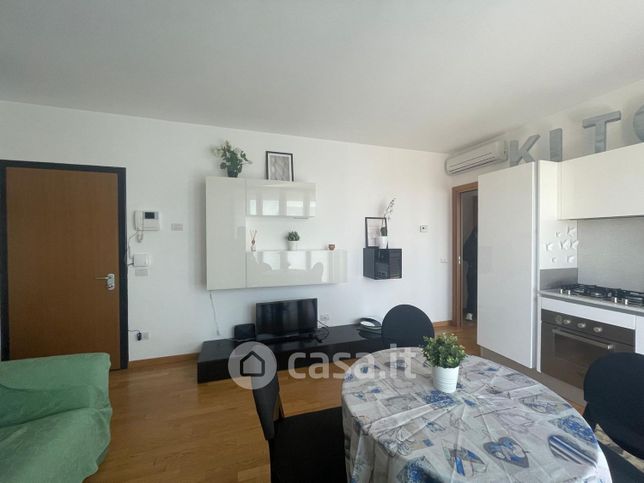 Appartamento in residenziale in Via Luigi Canonica