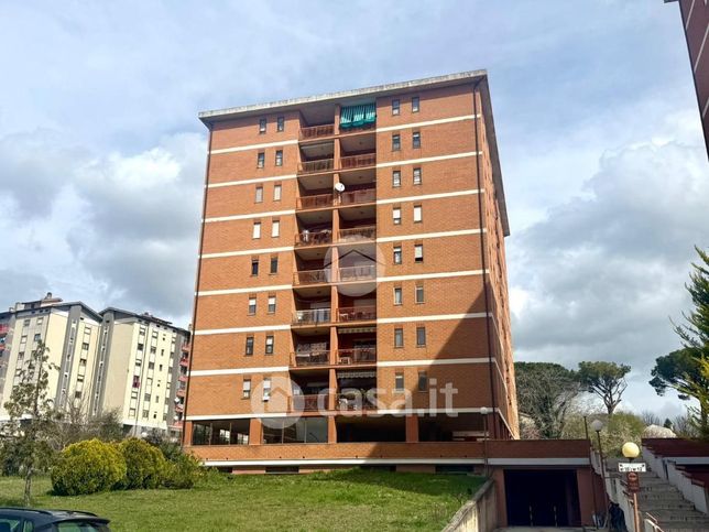 Appartamento in residenziale in Via Lombardia 10