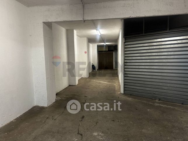 Box/posto auto in residenziale in Via Sant'Alberto 27
