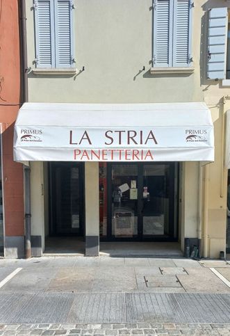 Attivitã /licenza (con o senza mura) in commerciale in Corso Roma 13