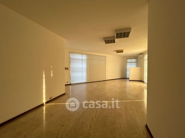 Ufficio in commerciale in Via Veneto