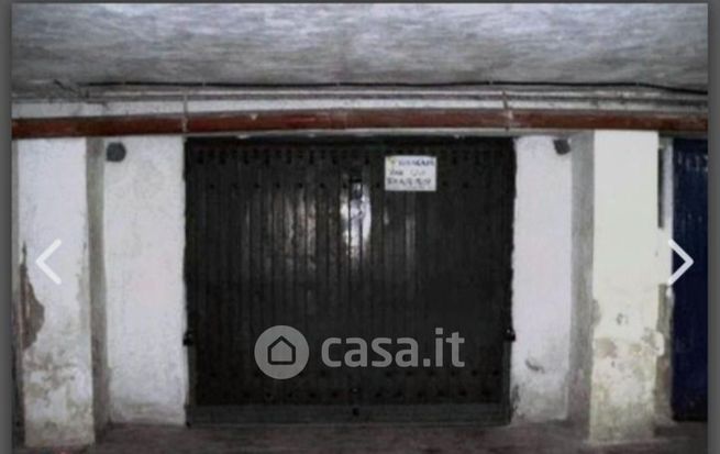 Box/posto auto in residenziale in Via Umberto Giordano 11A