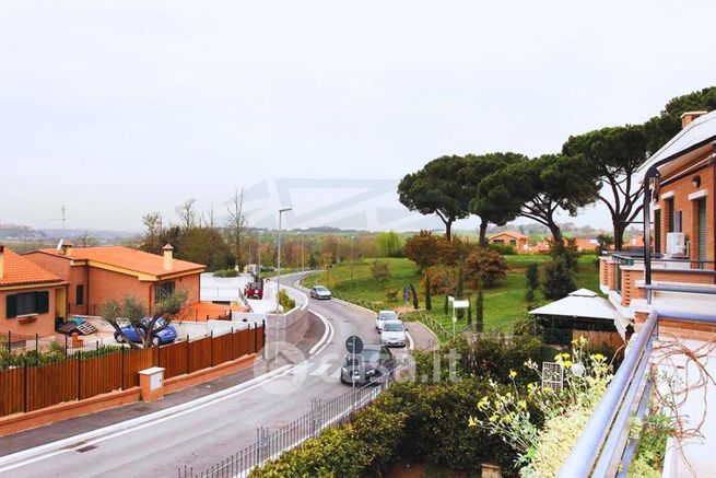 Appartamento in residenziale in Via Lea Padovani