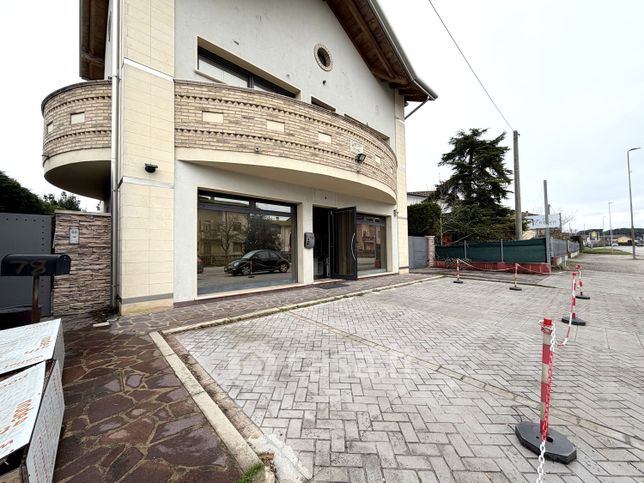 Ufficio in commerciale in Via Roma 5