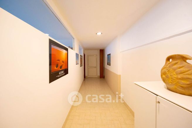 Capannone in commerciale in Via Giacomo Matteotti 19