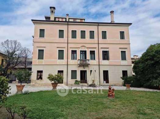 Villa in residenziale in Corso Mazzini Giuseppe