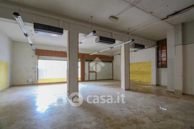 Ufficio in commerciale in Viale Vittorio Veneto
