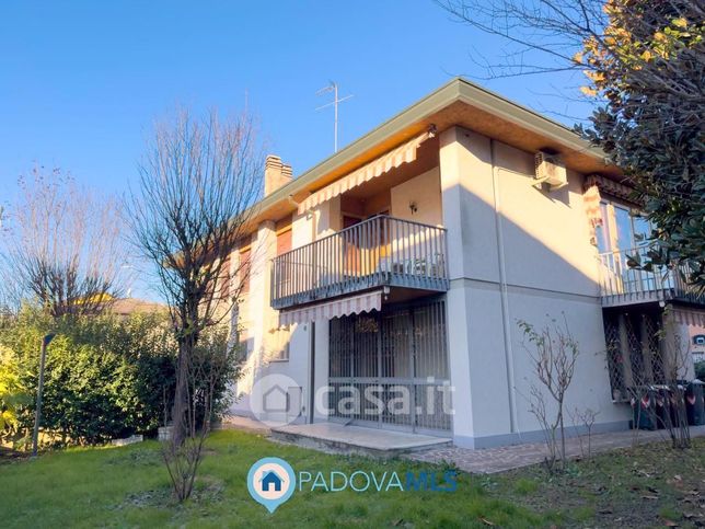 Casa indipendente in residenziale in Via Giacomo Chilesotti