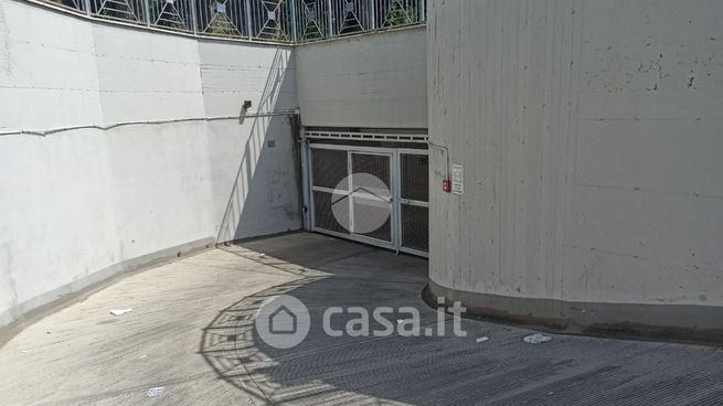 Box/posto auto in residenziale in Piazzale Maresciallo Giardino 46