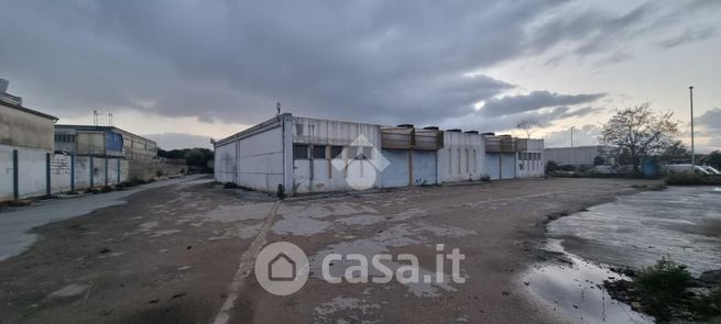 Capannone in commerciale in Strada 23