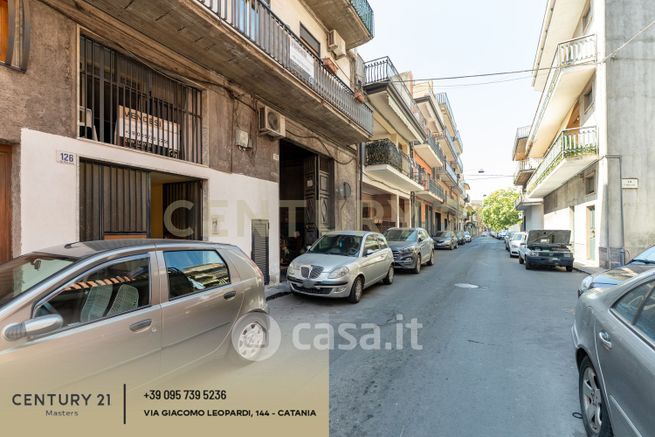Box/posto auto in residenziale in Via Isole Eolie 124