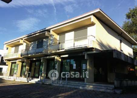 Ufficio in commerciale in Strada di Santa Bona Nuova