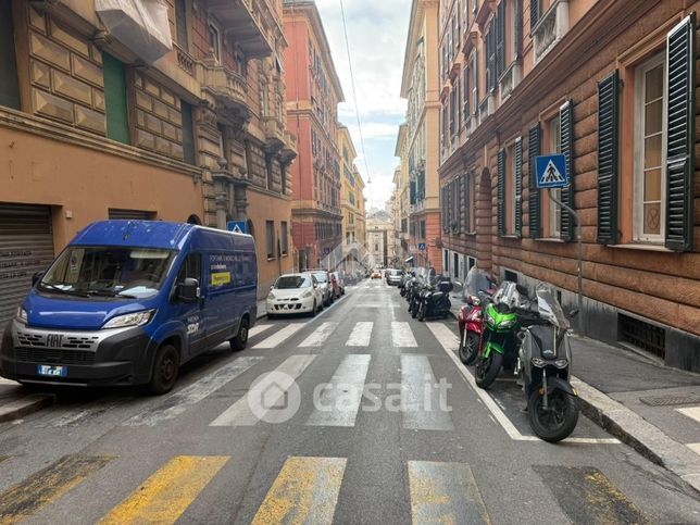 Box/posto auto in residenziale in Via Caffaro 8