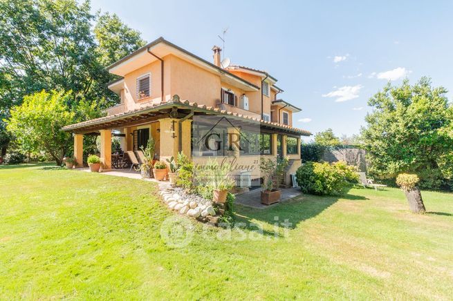 Casa bi/trifamiliare in residenziale in Via Prato la Corte 1