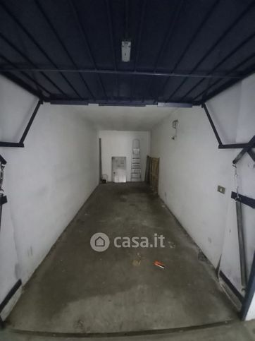 Box/posto auto in residenziale in Via Leonardo da Vinci 116