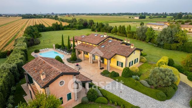 Villa in residenziale in Strada Borelle 202