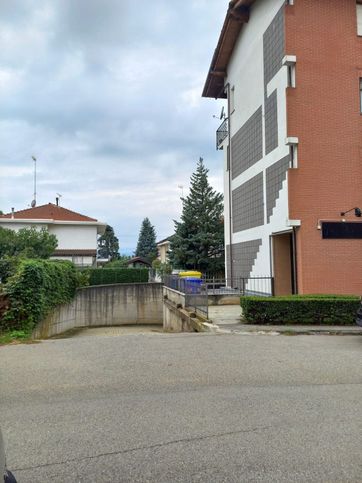 Box/posto auto in residenziale in Via Bertacchi 5