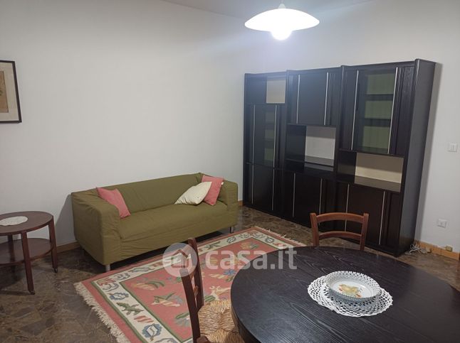 Appartamento in residenziale in Via Circonvallazione