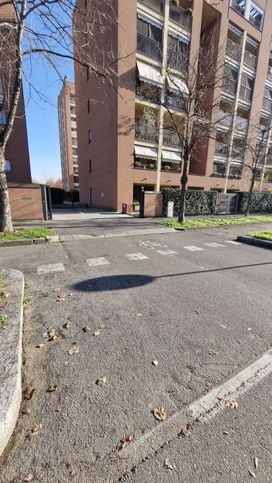 Garage/posto auto in residenziale in Via Giuseppe Saragat 14