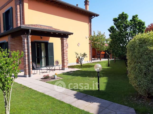 Casa bi/trifamiliare in residenziale in pagani