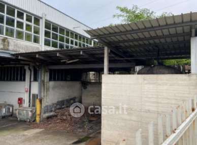 Capannone in commerciale in Via Don Satiro Stucchi