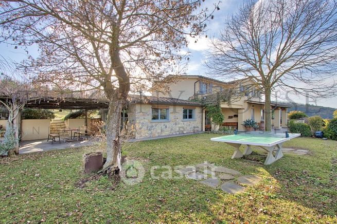 Villa in residenziale in 