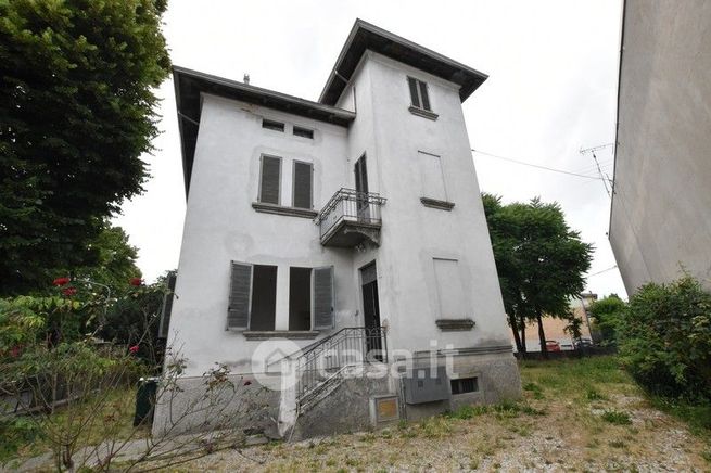 Casa indipendente in residenziale in Via Trento