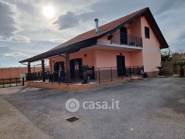 Villa in residenziale in Via Casalanno