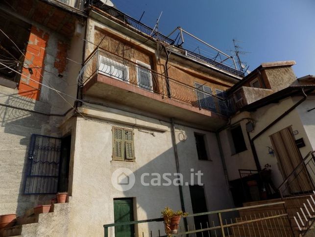 Casa indipendente in residenziale in Via Attilio Ventimiglia 30