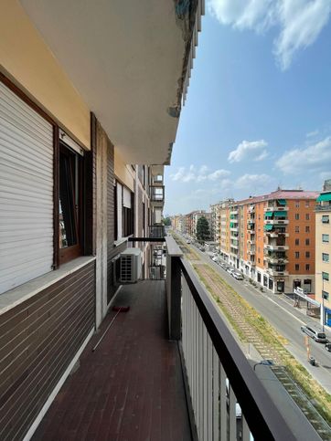 Appartamento in residenziale in Via Alberto Caroncini 15