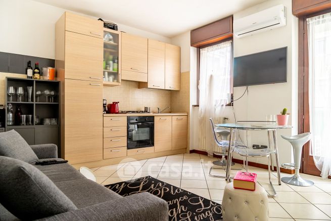 Appartamento in residenziale in Via Alfonso Capecelatro 28