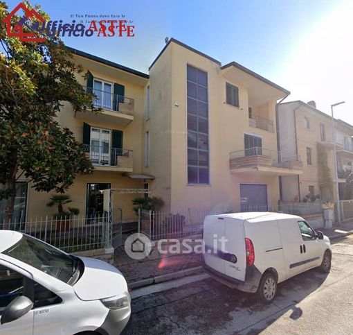 Appartamento in residenziale in Via Giovanbattista Pergolesi 1