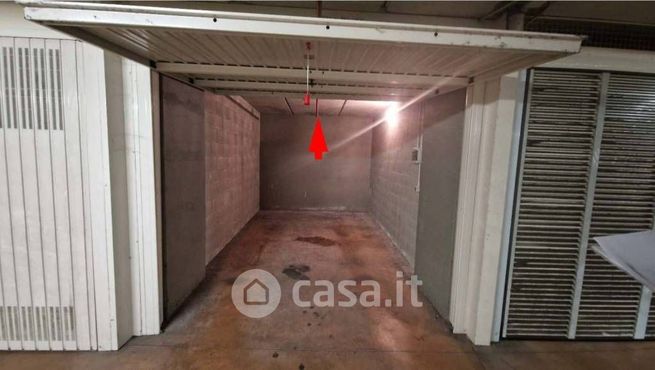 Box/posto auto in residenziale in Piazza Adriano 11 /E