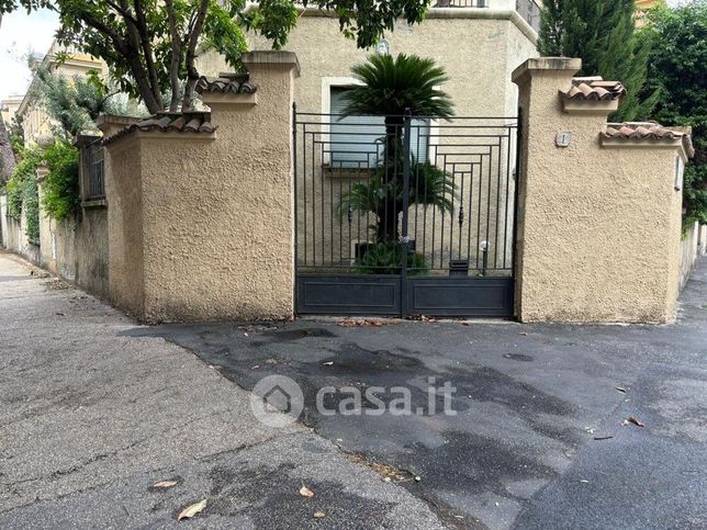 Appartamento in residenziale in Via Giovanni Nicotera 1