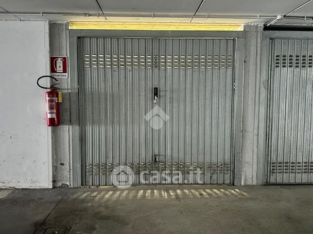 Box/posto auto in residenziale in Via Bettino da Trezzo 8