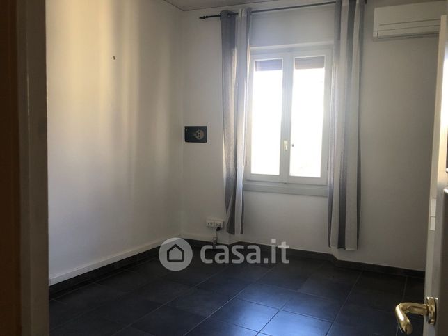 Ufficio in commerciale in Via Ghibellina