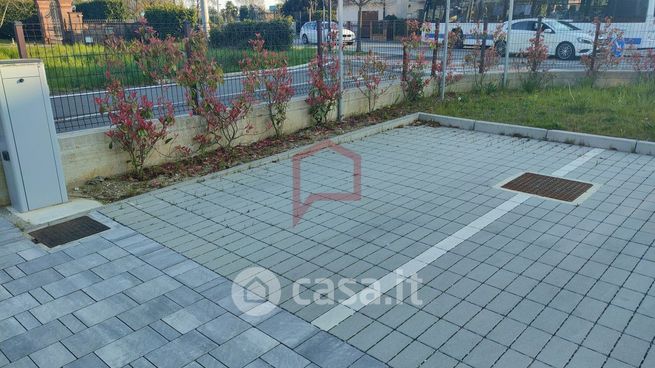 Box/posto auto in residenziale in Via Castellana