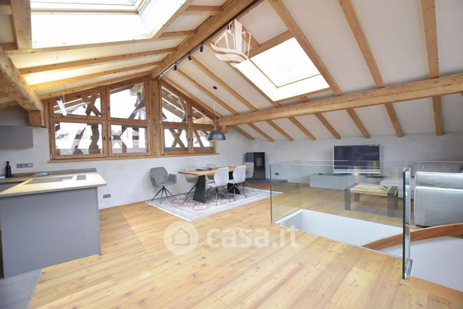 Casa indipendente in residenziale in Via Tirolo