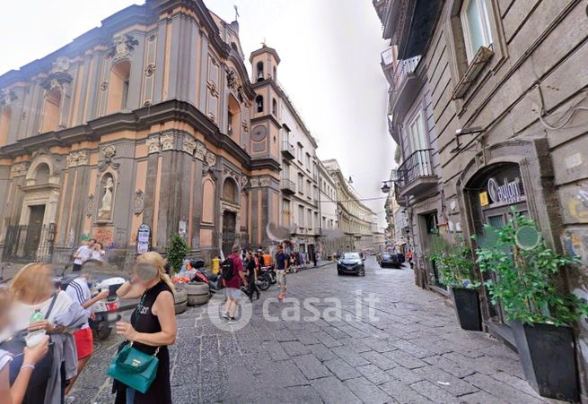 Appartamento in residenziale in Via Mezzocannone
