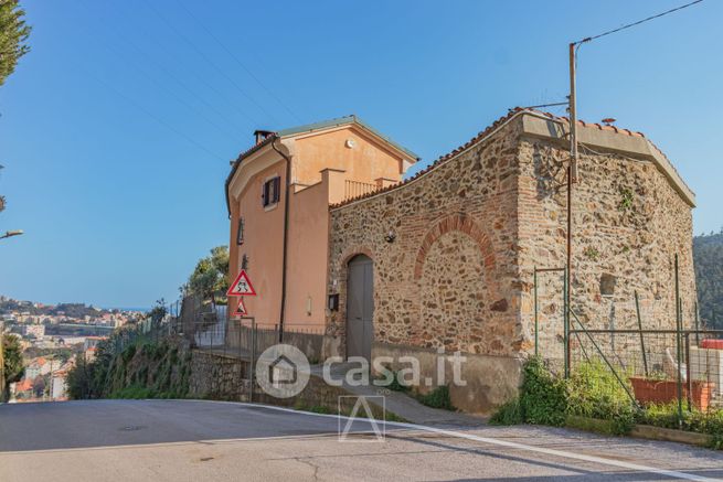 Casa indipendente in residenziale in Via Ciantagalletto 9