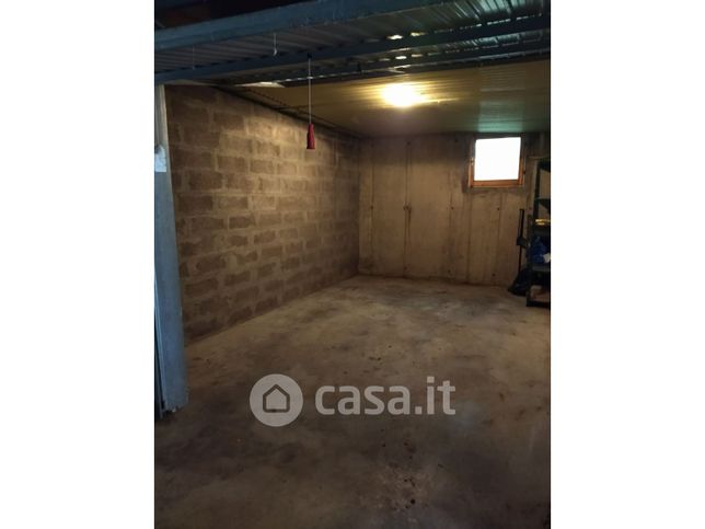 Garage/posto auto in residenziale in Strada Statale 317