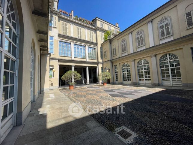 Ufficio in commerciale in 