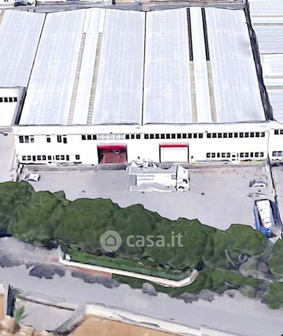 Capannone in commerciale in Via Naro
