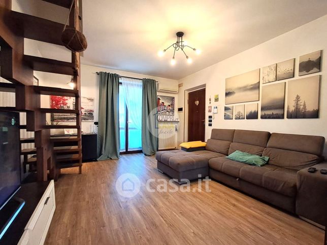 Appartamento in residenziale in Via Professor Angelo Vezza 7