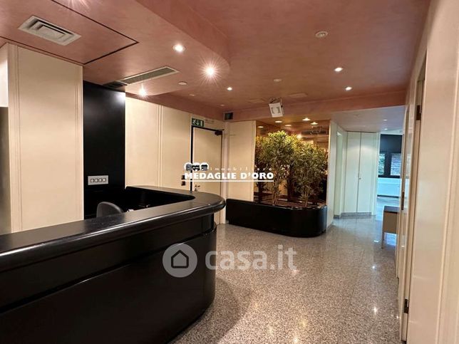 Ufficio in commerciale in Viale Buon Pastore