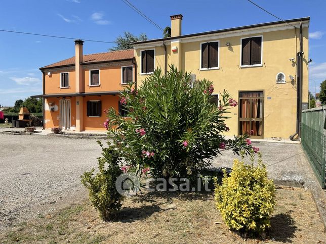 Casa indipendente in residenziale in Via Trento 1185